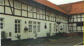 Eingang zur Gastst�tte und Saal